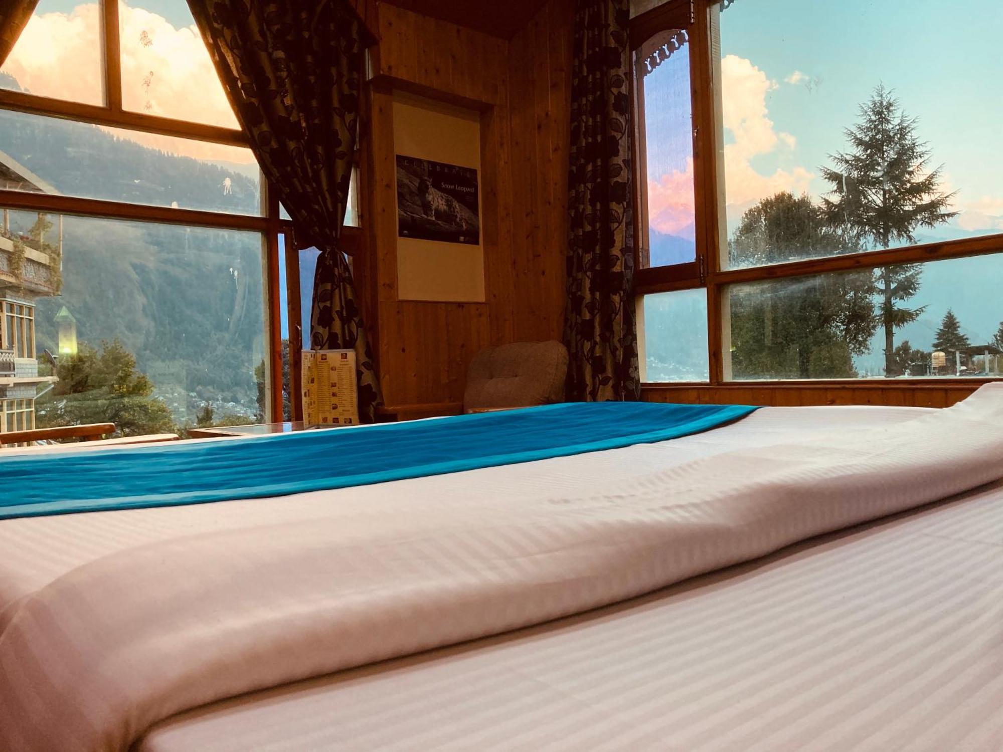 Shree Ram Cottage, Manali ! 1,2,3 Bedroom Luxury Cottages Available - Manali (Himachal Pradesh), Manali